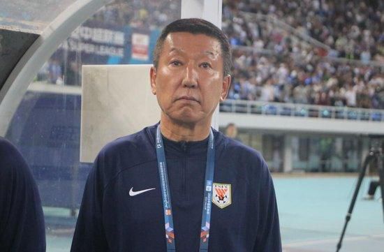 深夜国产一区二区三区在线看