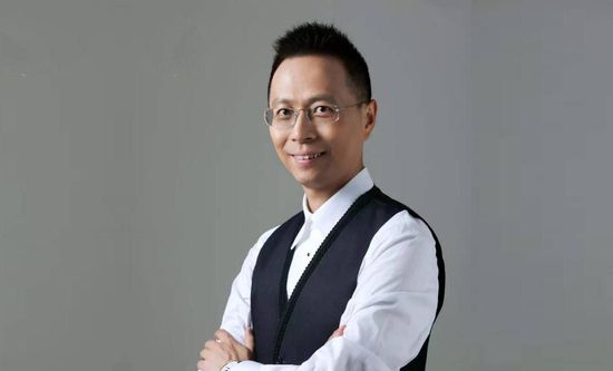 深夜的小伙子