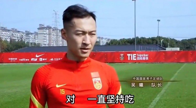 被绑在床强摁做开腿呻吟动漫